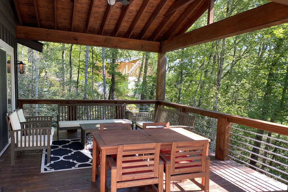 Photo of Outdoor in Highlands Hills