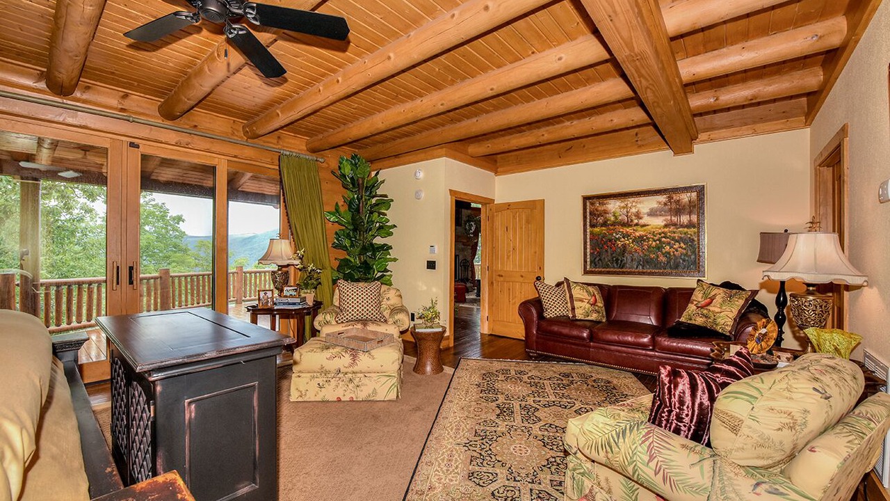 Photo of Livingroom in Maggie Valley