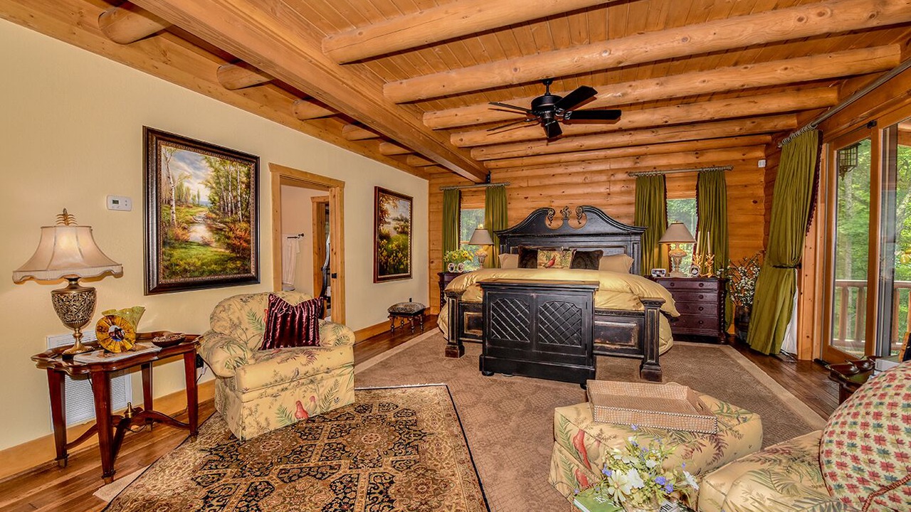 Photo of Livingroom in Maggie Valley