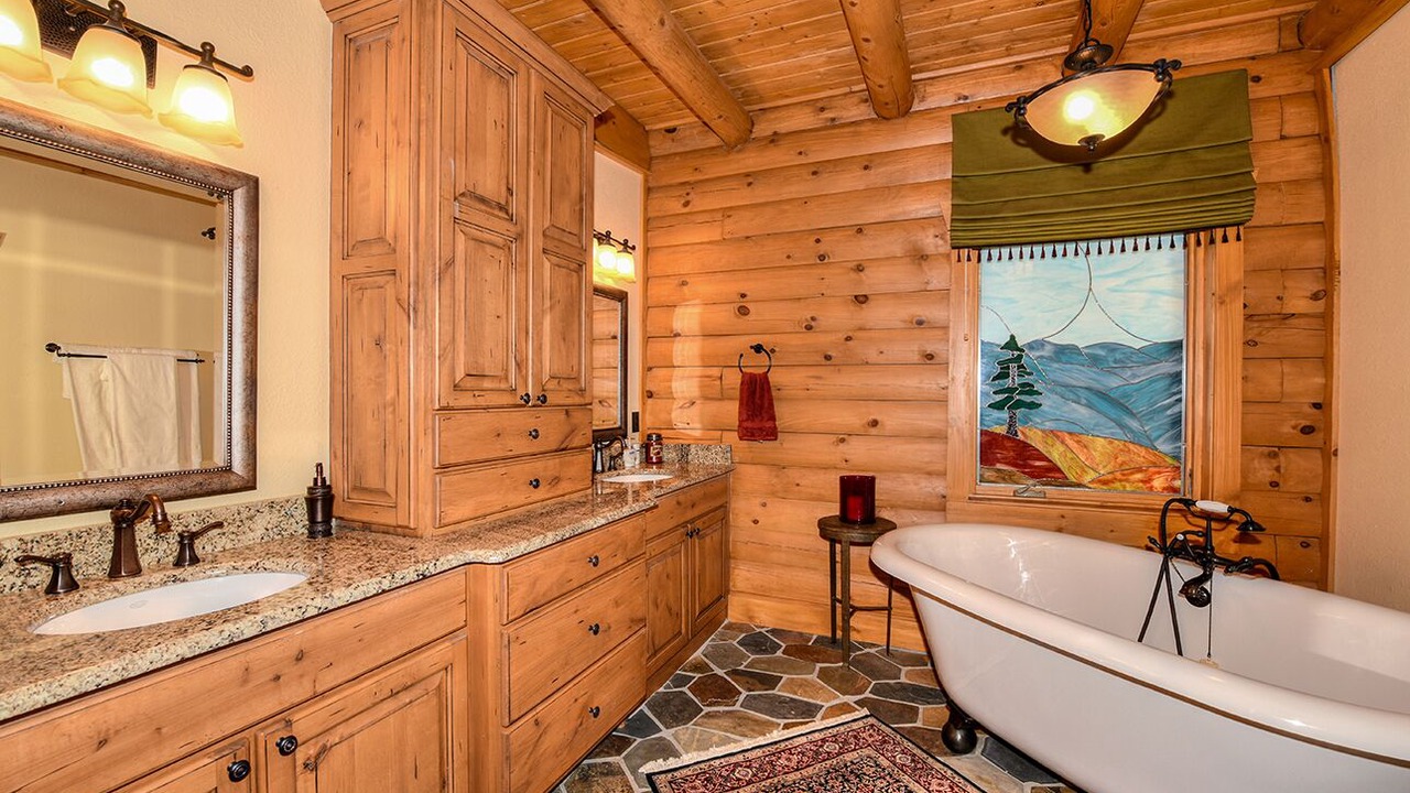 Photo of Bathroom in Maggie Valley