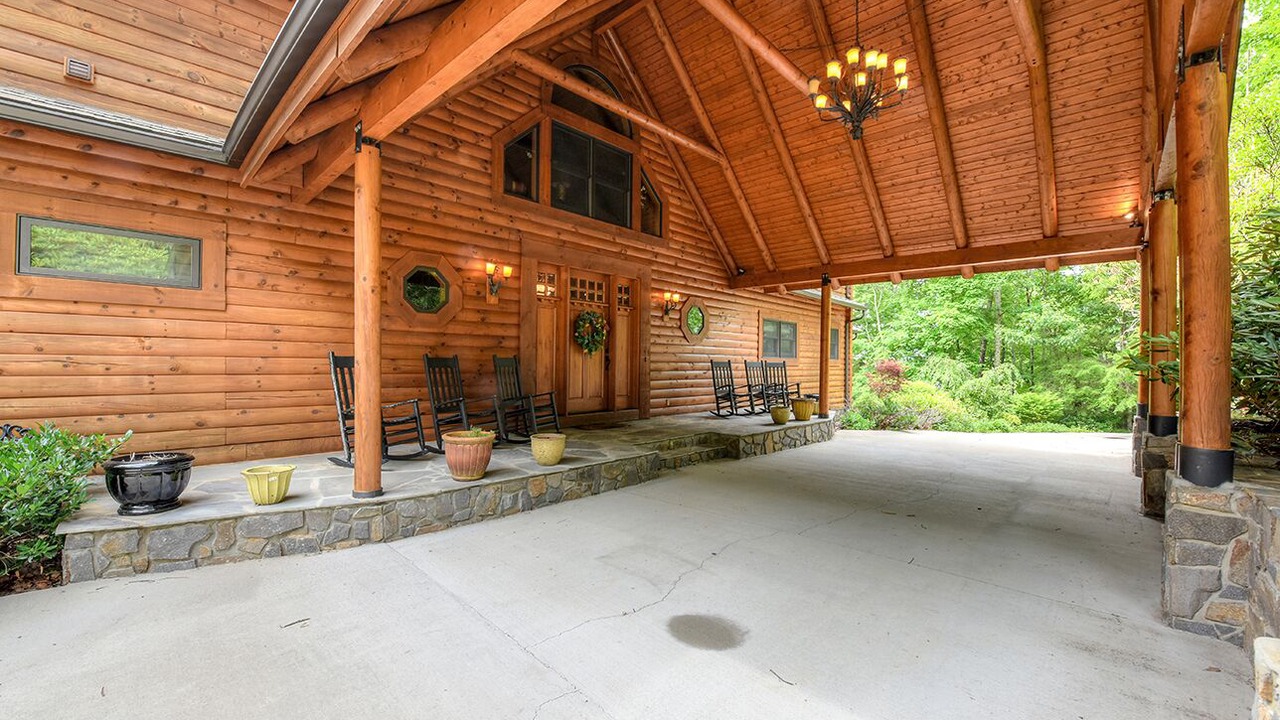 Photo of Patio Balcony in Maggie Valley