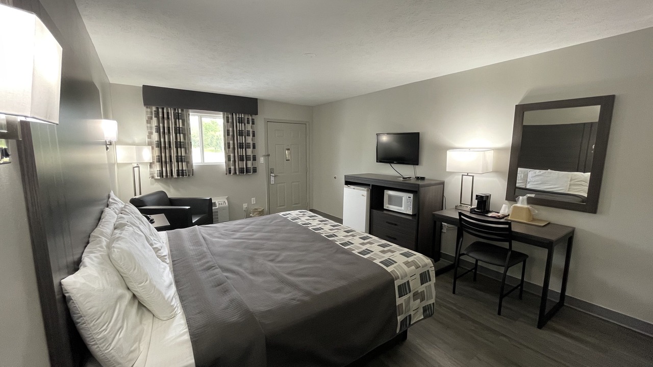 Photo of Bedroom in Hohenwald