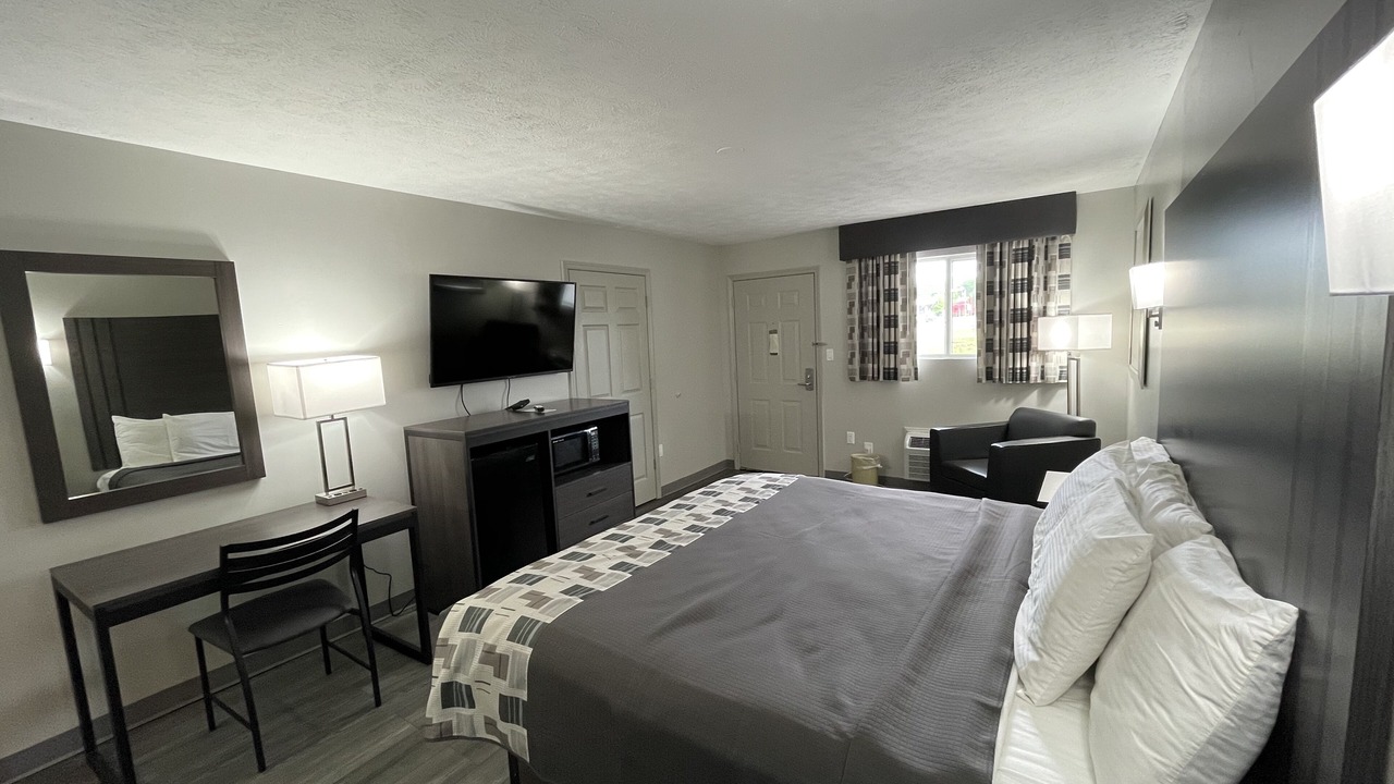 Photo of Bedroom in Hohenwald
