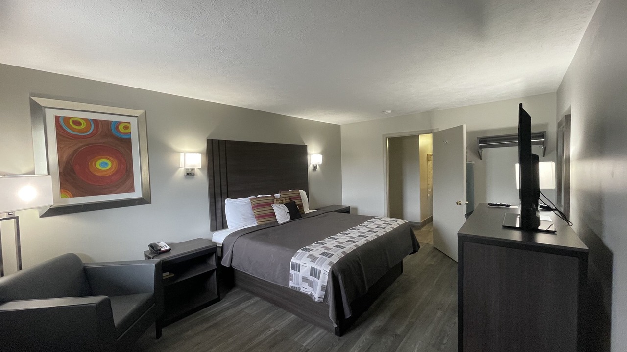 Photo of Bedroom in Hohenwald