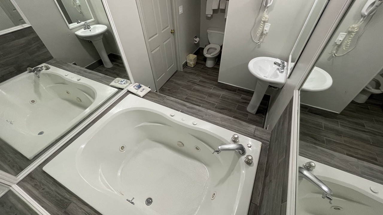Photo of Bathroom in Hohenwald