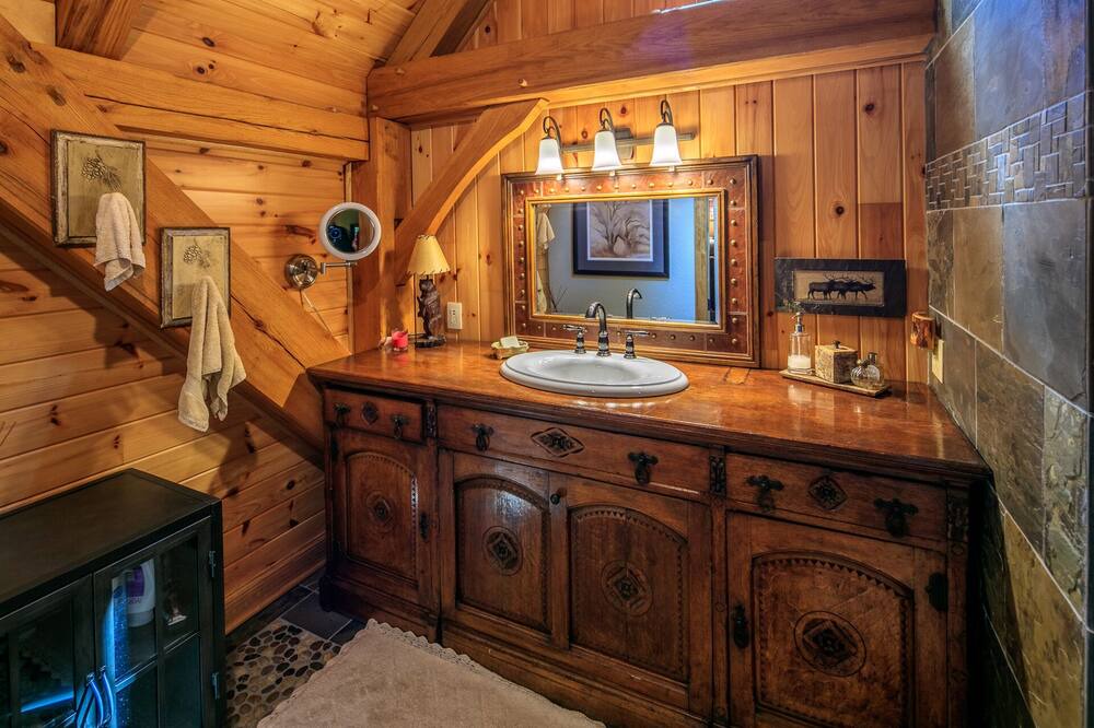 Photo of Bathroom in Lansing