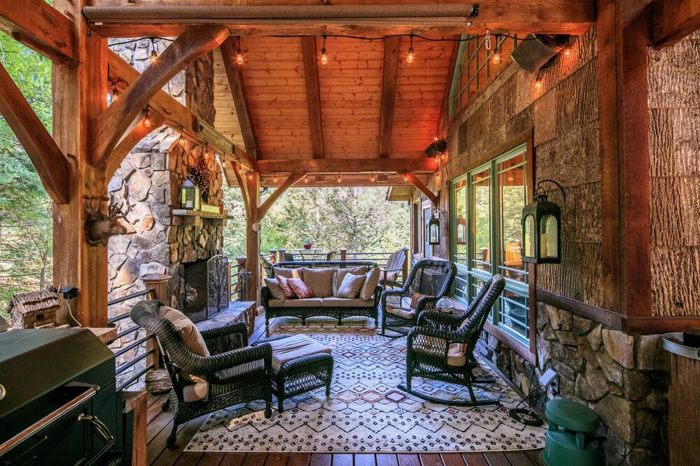 Photo of Livingroom in Lansing