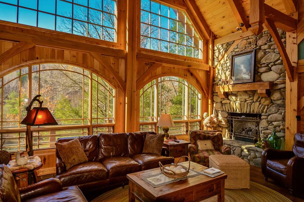 Photo of Livingroom in Lansing