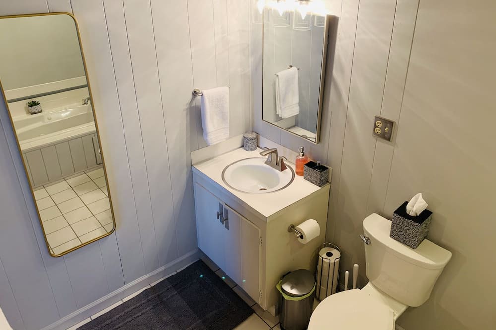 Photo of Bathroom in Charter Hills