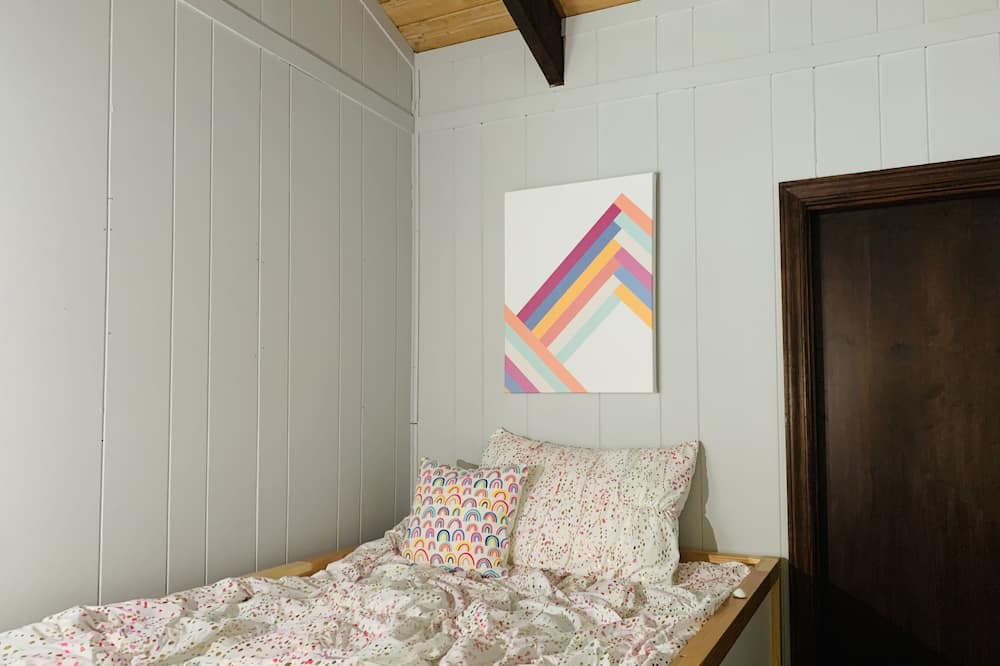 Photo of Bedroom in Charter Hills