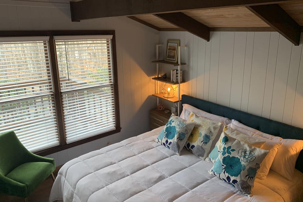 Photo of Bedroom in Charter Hills