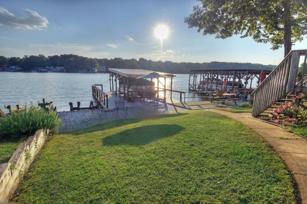 Photo of Outdoor in New London