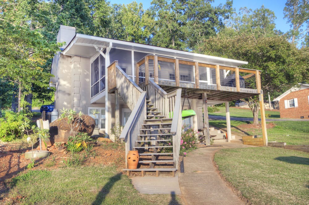 Photo of Outdoor in New London