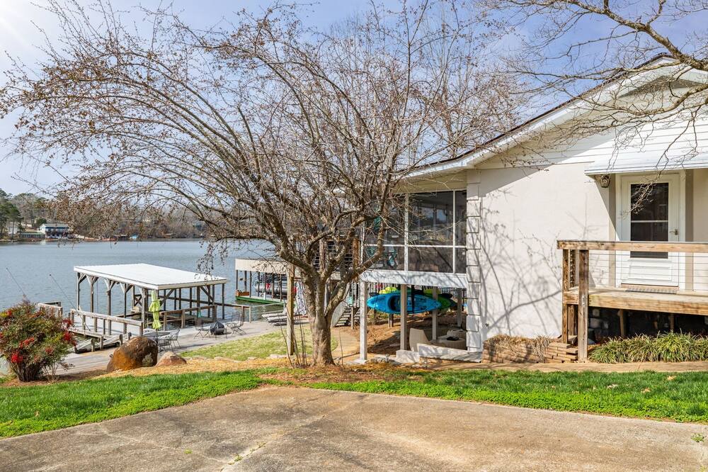 Photo of Outdoor in New London