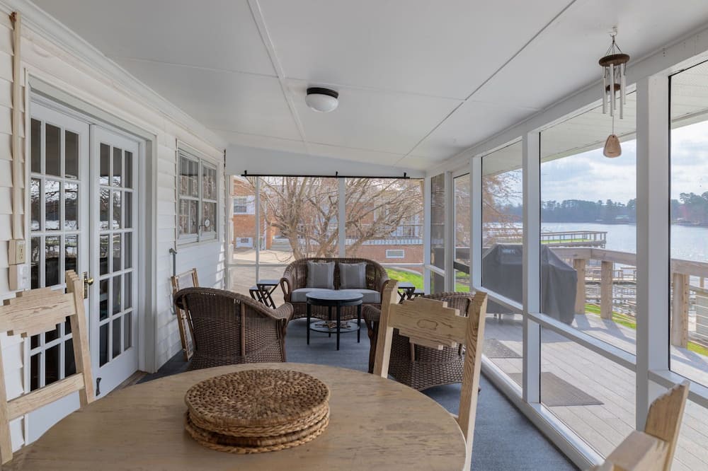 Photo of Outdoor in New London