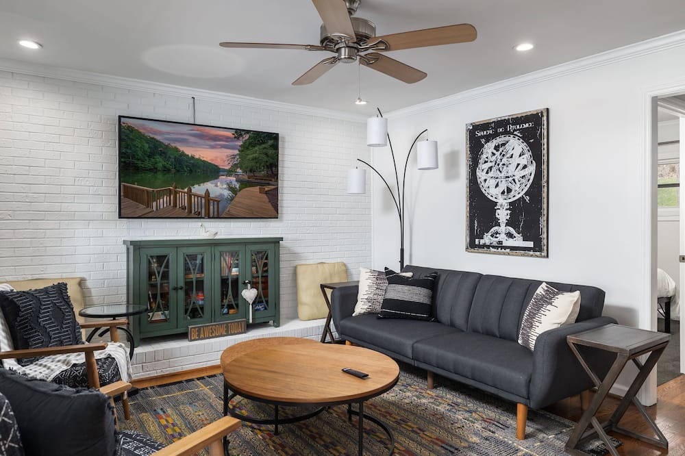 Photo of Livingroom in New London