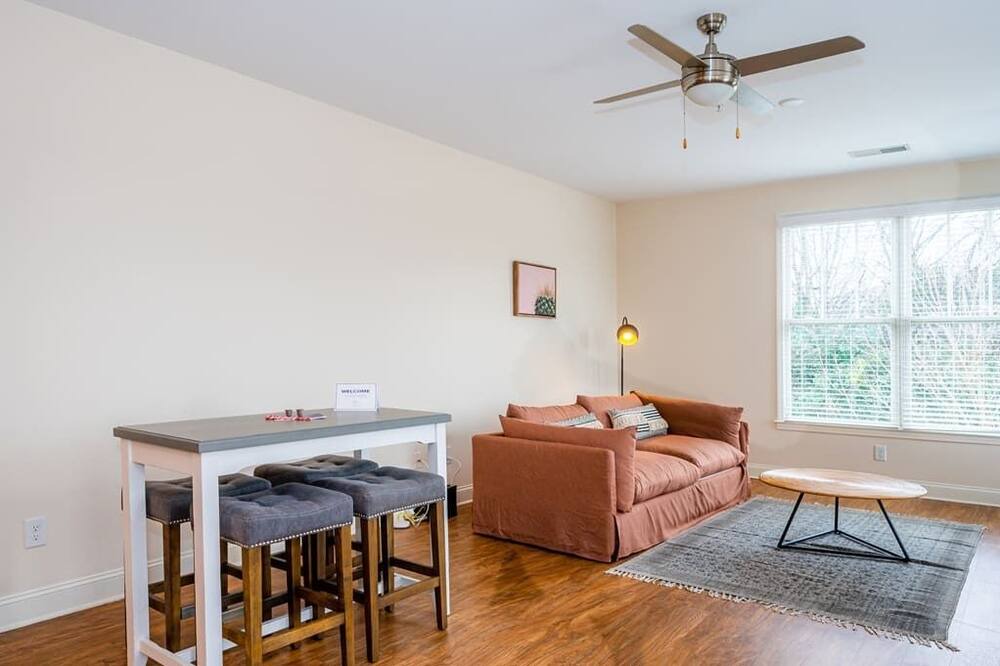 Photo of Bedroom in Wesley Heights