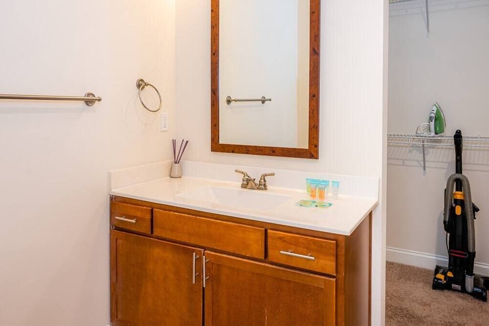 Photo of Bathroom in Wesley Heights