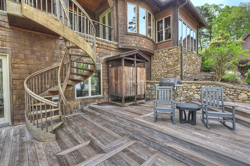 Photo of Outdoor in Mayhew