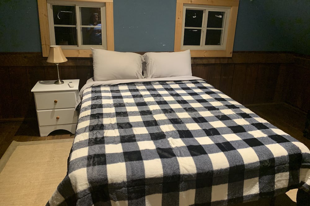 Photo of Bedroom in Robbinsville