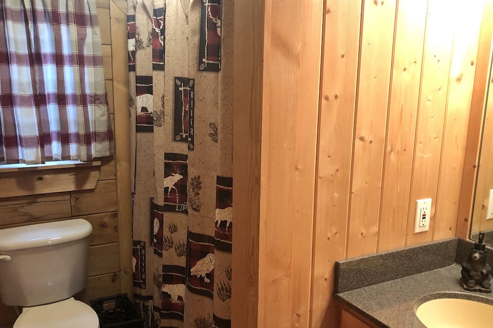 Photo of Bathroom in Sweetbriar Farms