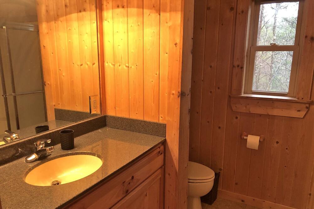 Photo of Bathroom in Sweetbriar Farms