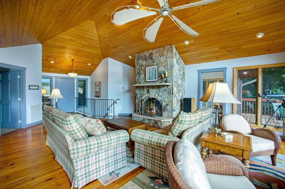 Photo of Livingroom in Topton