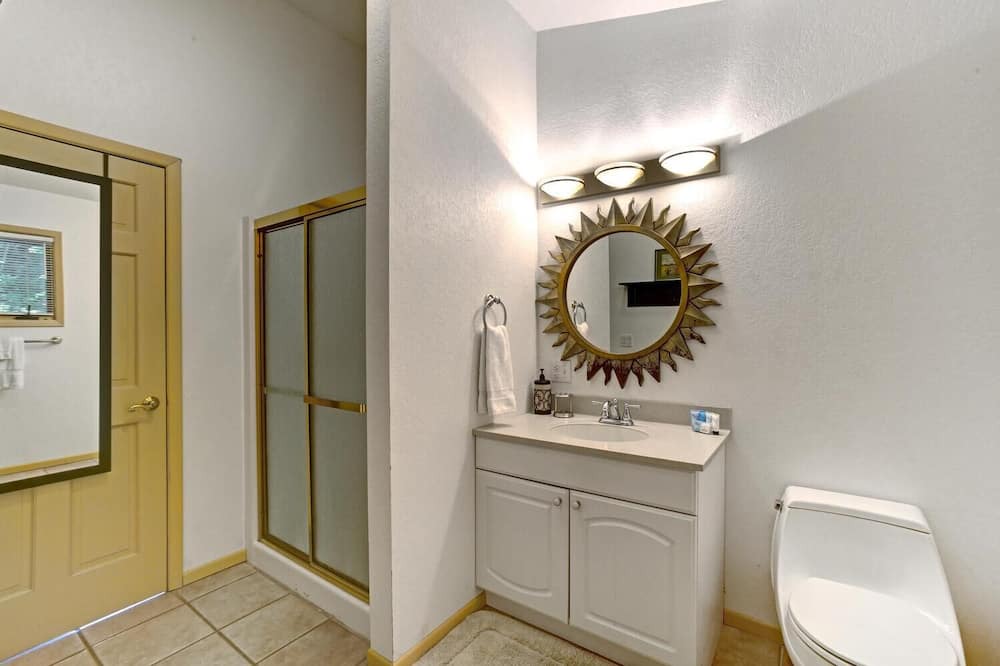 Photo of Bathroom in Topton