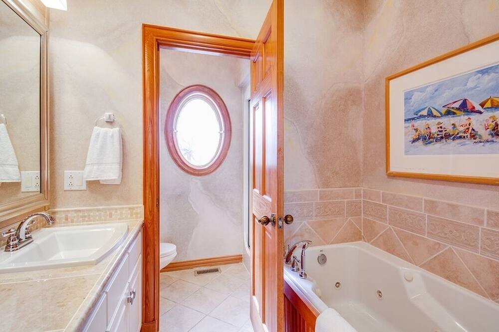 Photo of Bathroom in Buck Island
