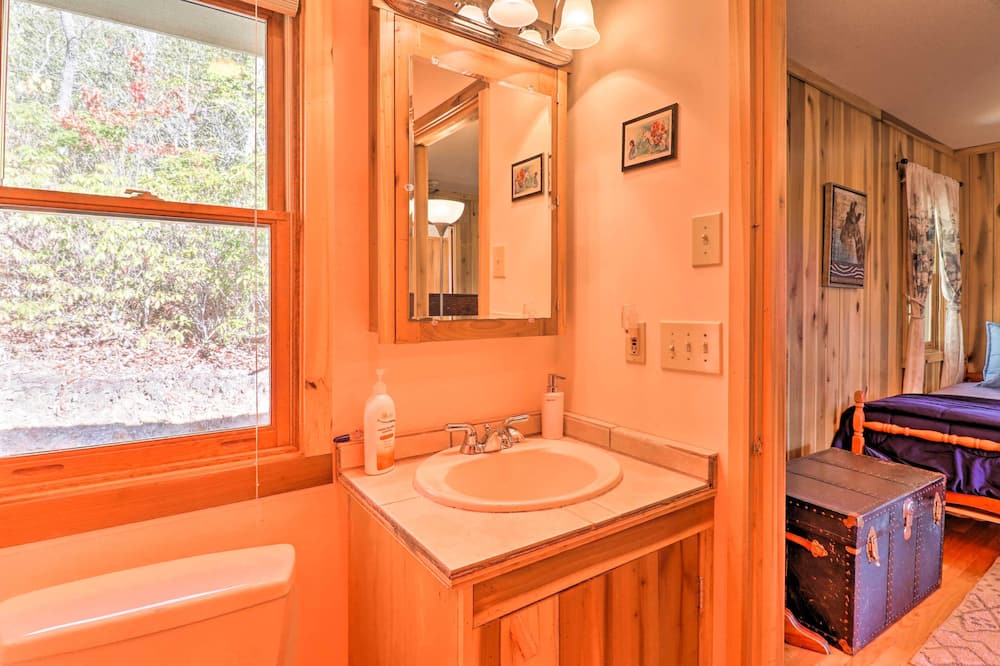 Photo of Bathroom in Penrose