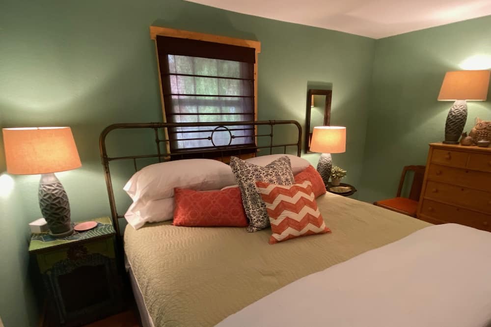 Photo of Bedroom in Swannanoa