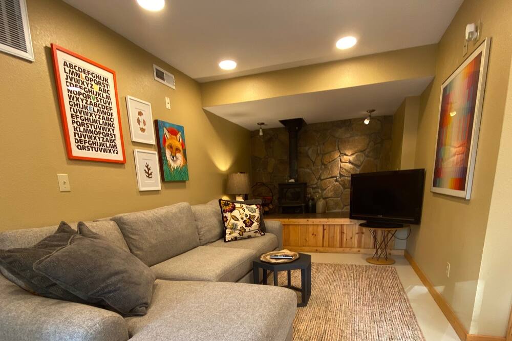Photo of Livingroom in Swannanoa
