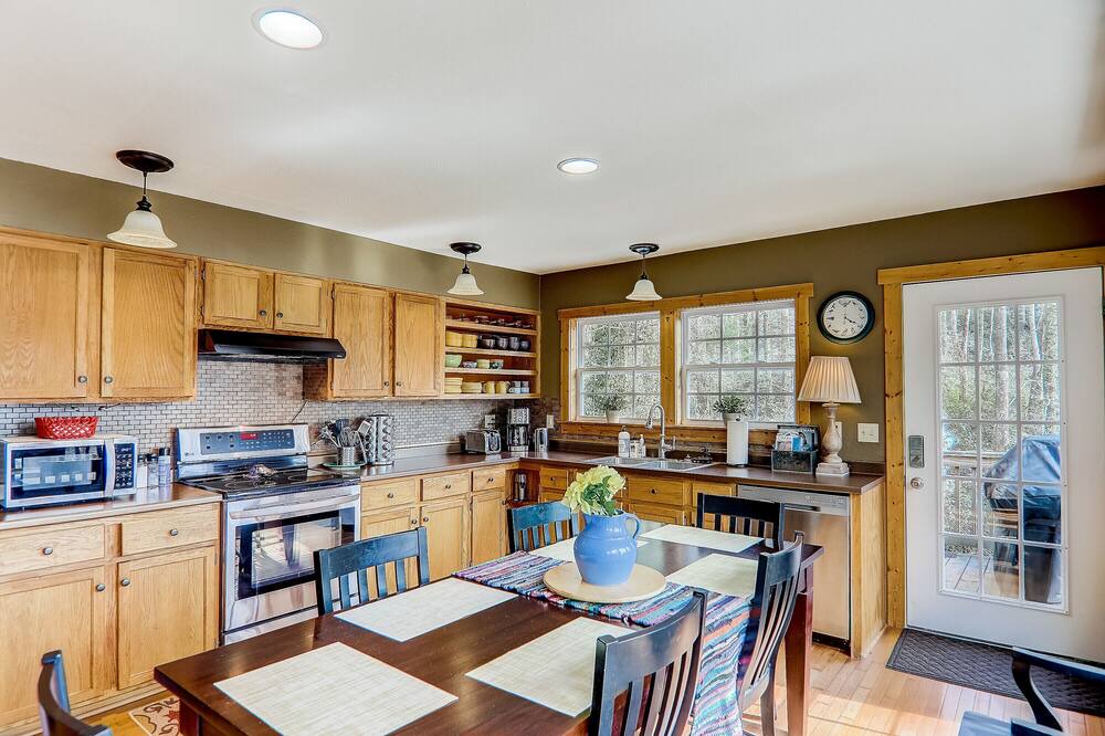 Photo of Kitchen in Swannanoa