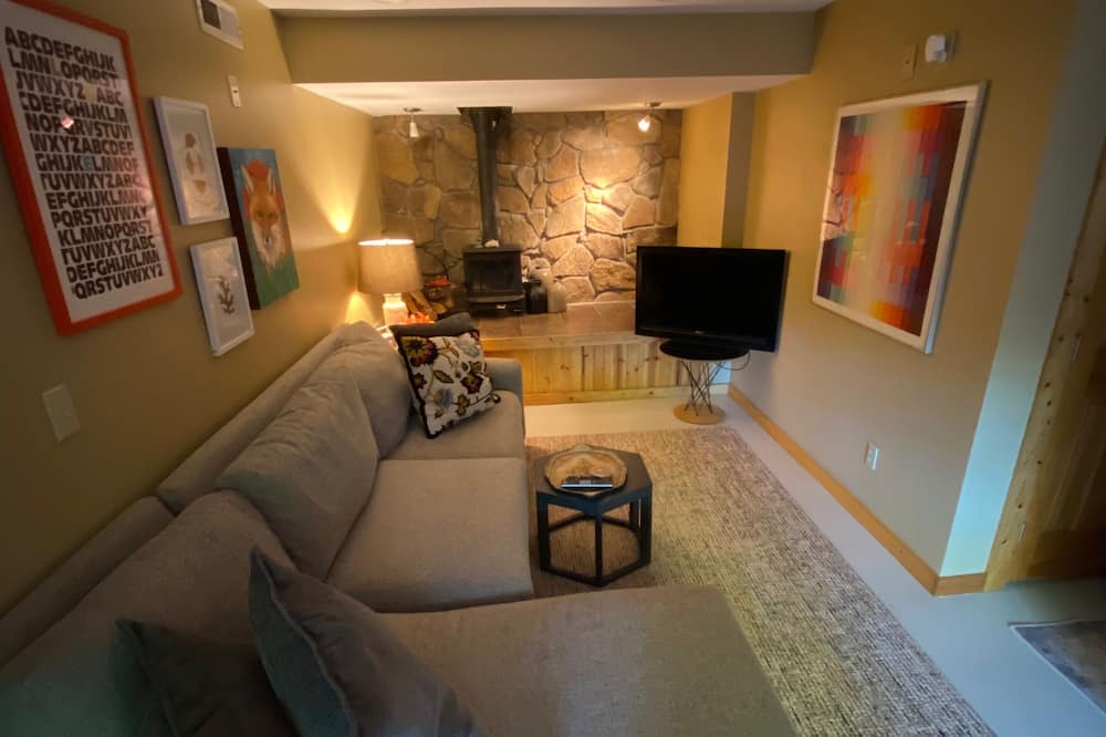 Photo of Livingroom in Swannanoa
