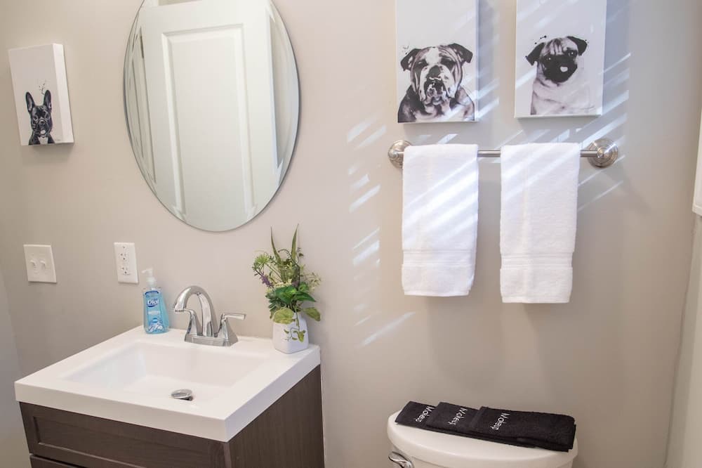 Photo of Bathroom in Plaza Midwood
