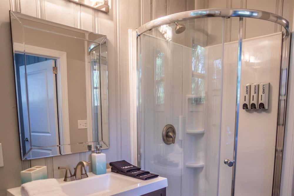 Photo of Bathroom in Plaza Midwood