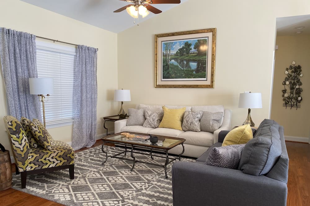 Photo of Livingroom in Troutman