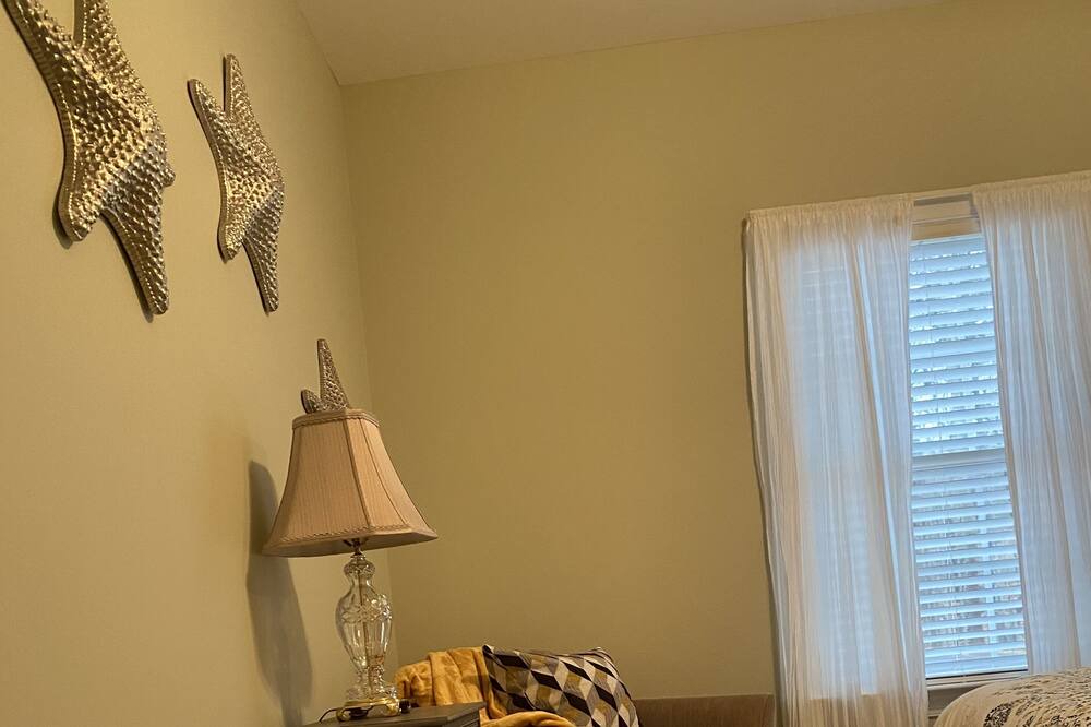 Photo of Bedroom in Troutman