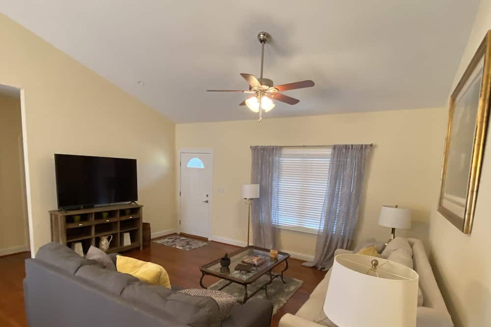 Photo of Livingroom in Troutman