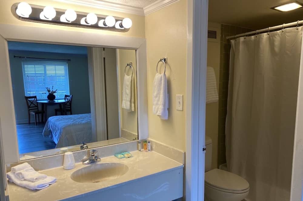 Photo of Bathroom in Sheffield Park