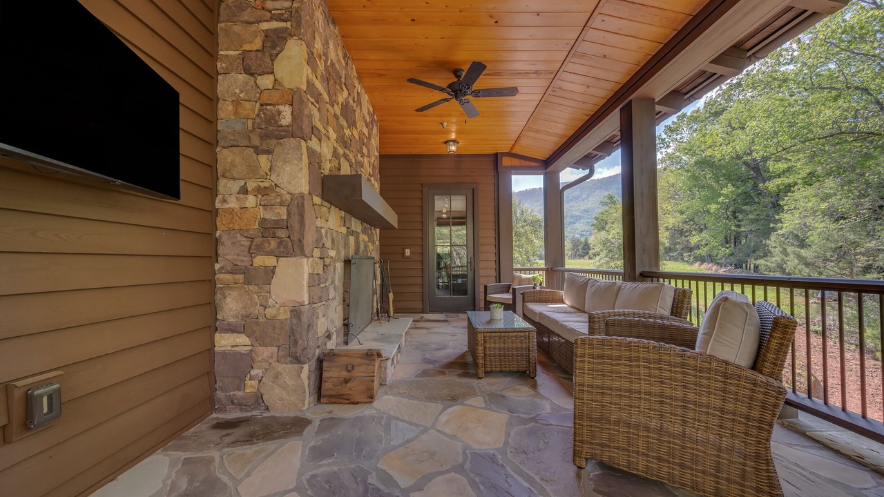 Photo of Patio Balcony in Mill Spring