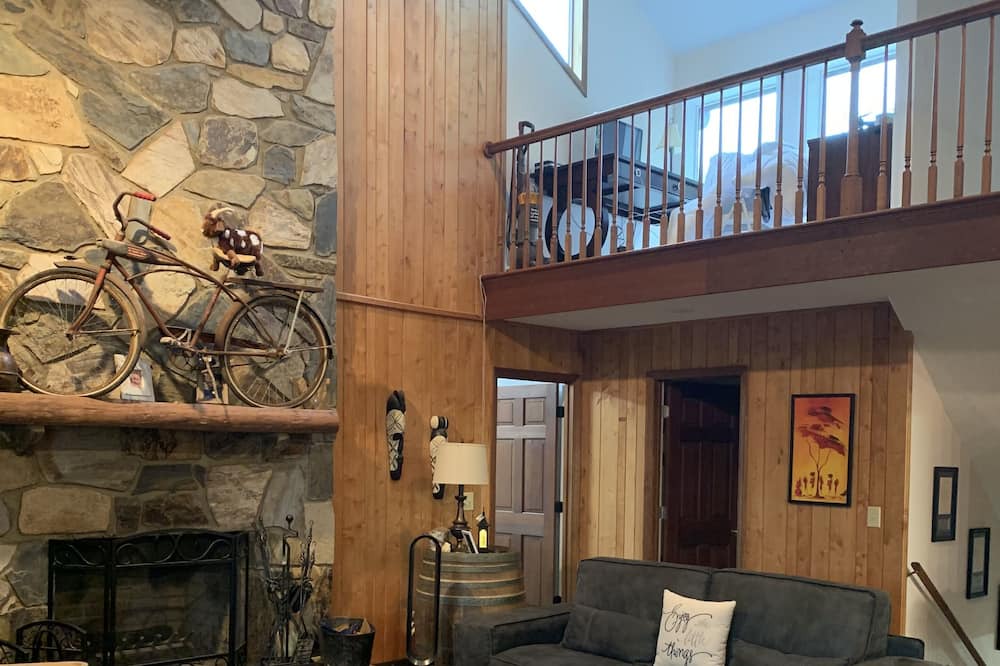 Photo of Livingroom in Asbury