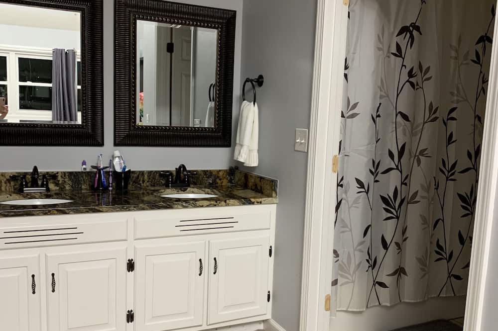 Photo of Bathroom in Asbury