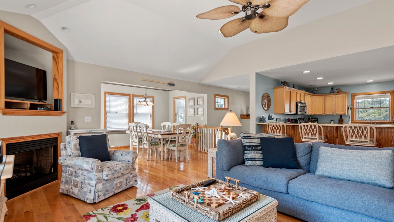 Photo of Livingroom in Corolla Light