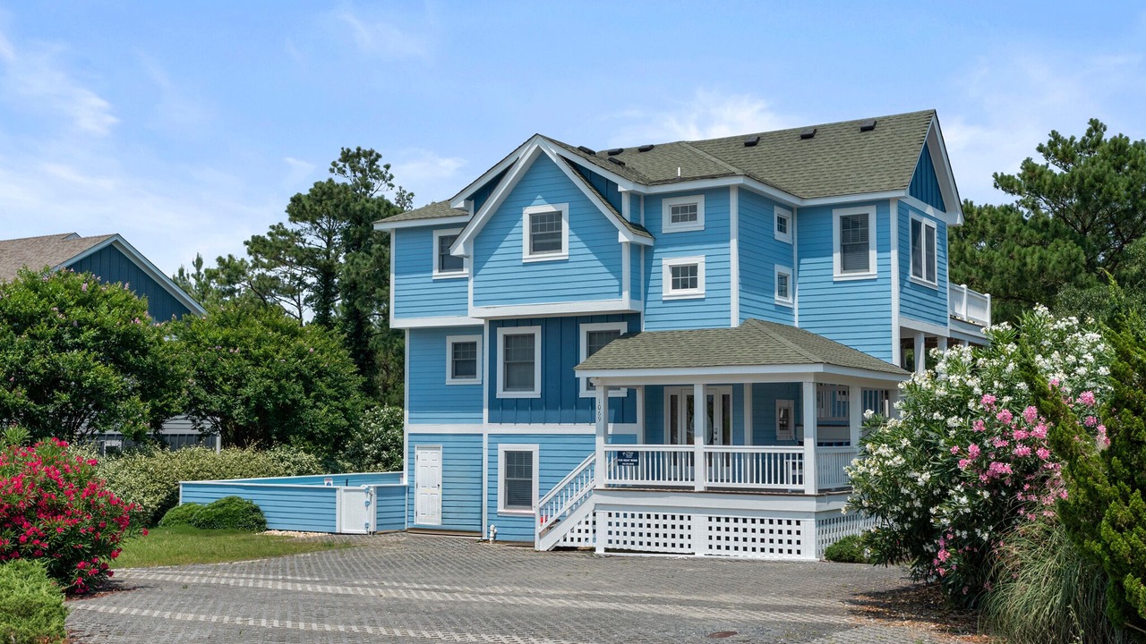 Photo of Outdoor in Corolla Light