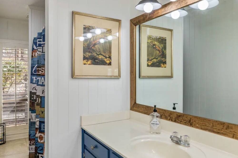 Photo of Bathroom in Little Kowaliga