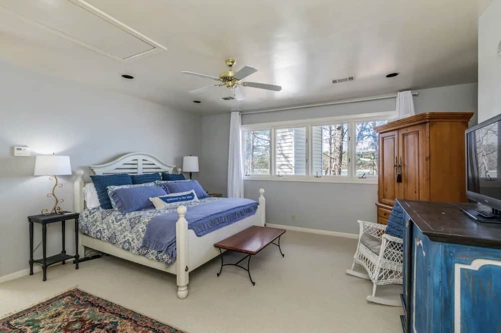 Photo of Bedroom in Little Kowaliga