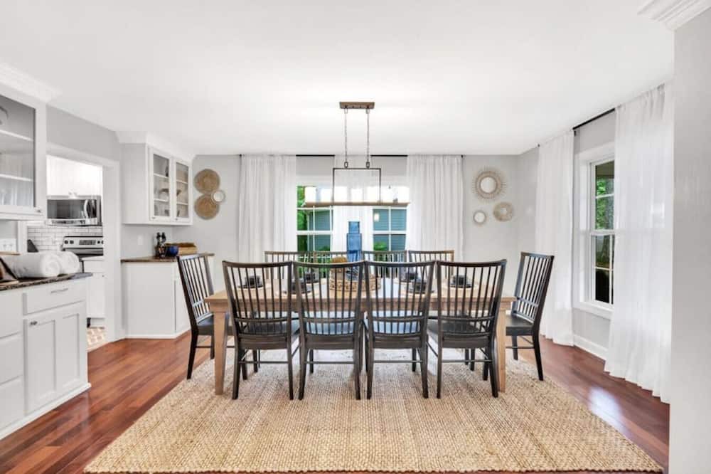 Photo of Bedroom in Mayhew