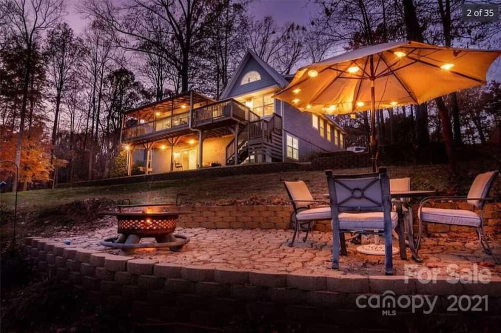Photo of Outdoor in Mayhew