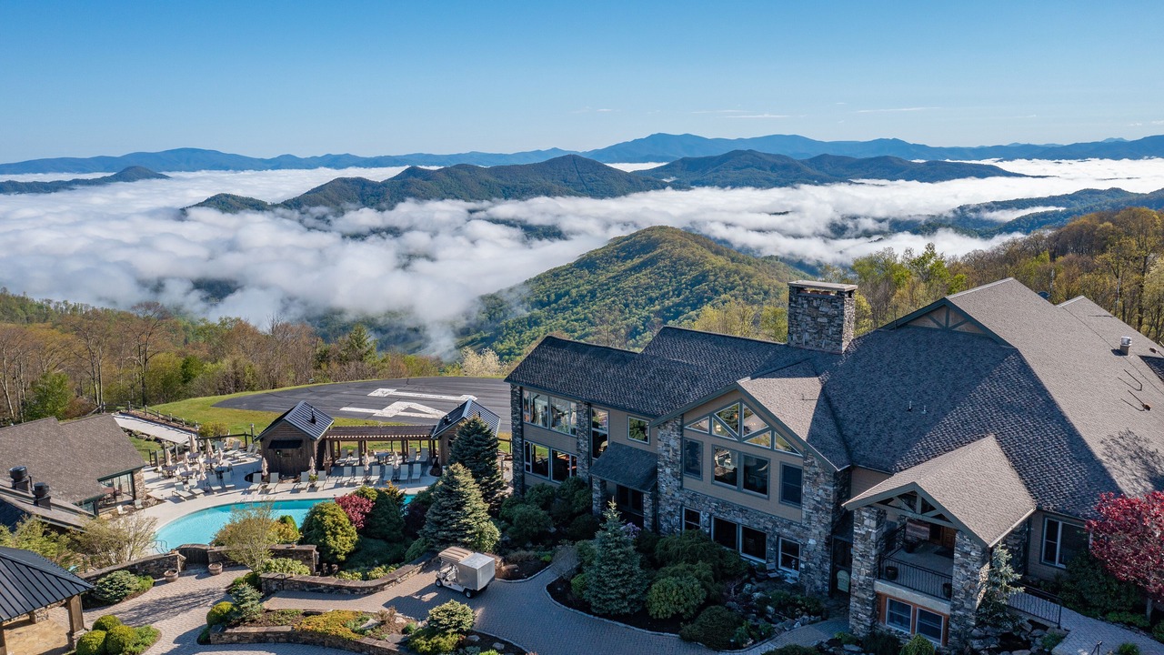 Photo of Outdoor in Mountain Air